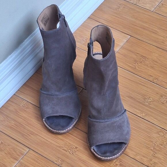 UGG Valencia Peep Toe Booties 1095391 women's size 7 Sandal Bootie Shootie Brown - Picture 3 of 16